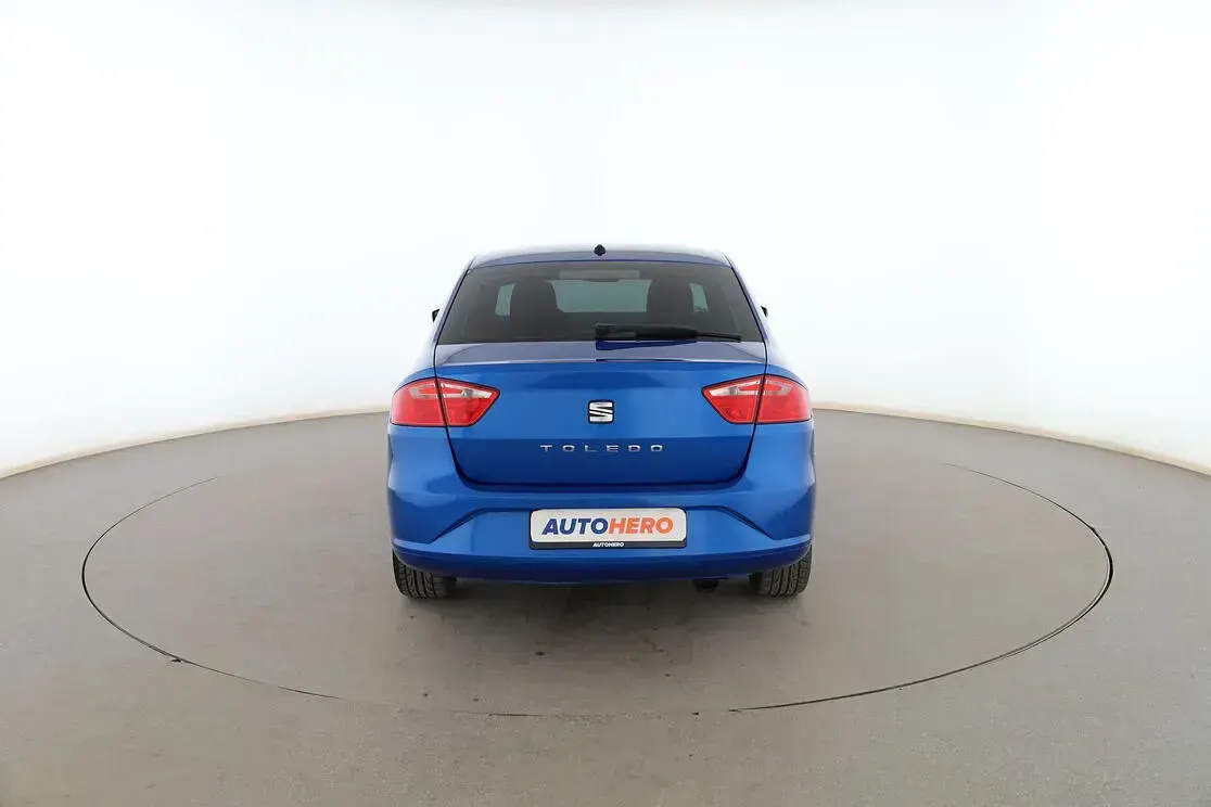 Usado Seat Toledo CONNECT 115 CV (84 kW) 2016 Azul Utilitario