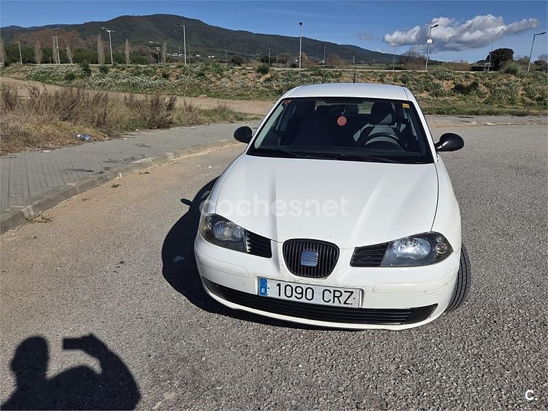 Usado Seat Ibiza 64 CV (47 kW) 2003 Blanco Utilitario