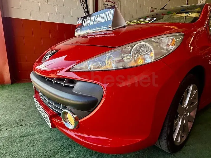 Usado Peugeot 207 CC Sport 110 CV (80 kW) 2009 Rojo Descapotable