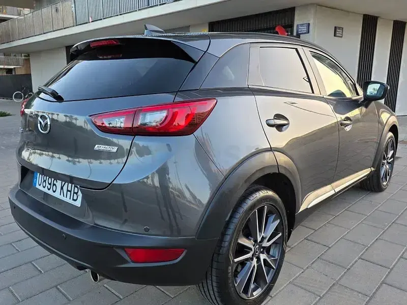 Usado Mazda CX-3 Luxury 120 CV (88 kW) 2018 Gris / plata SUV