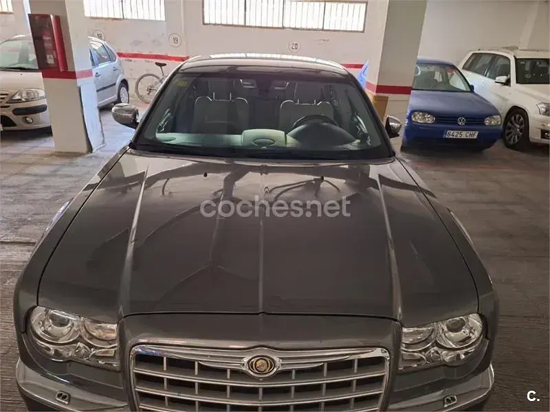 Usado Chrysler 300C 218 CV (160 kW) 2007 Gris / plata Berlina