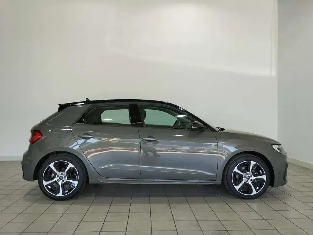 Usado Audi A1 Sportback 116 CV (85 kW) 2025 Gris Utilitario