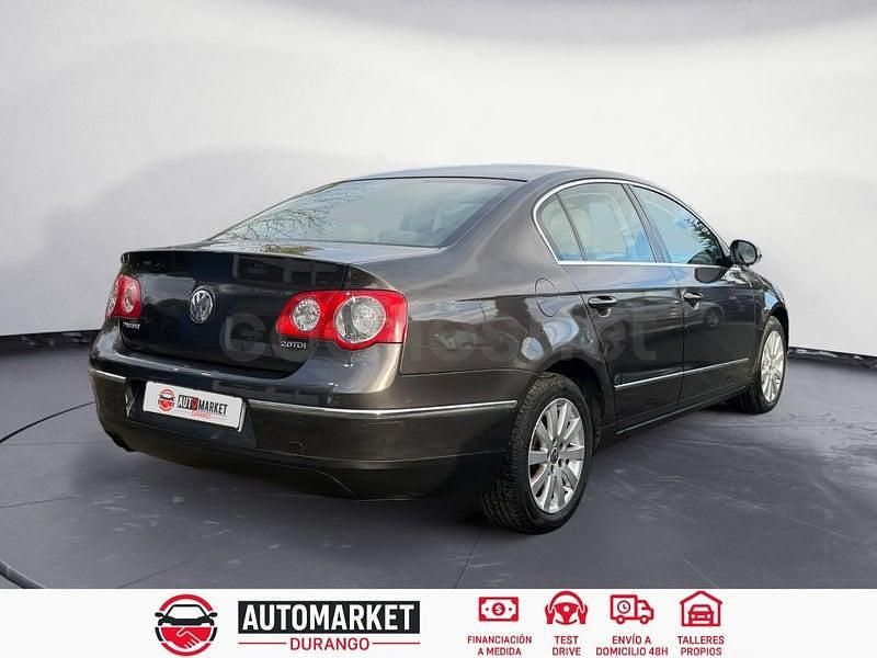 Usado VW Passat Highline 140 CV (102 kW) 2009 Negro Berlina