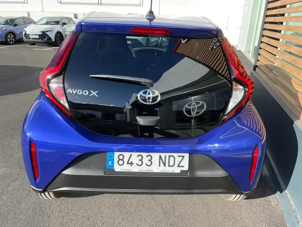 Begagnad Toyota Aygo X Play 72 HK (52 kW) 2025 Blå SUV