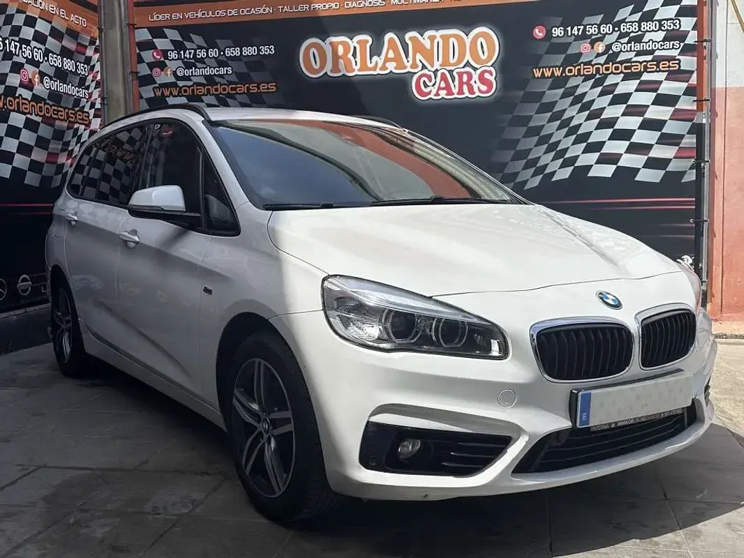 Usado BMW 218 Gran Tourer Sport Line 150 CV (110 kW) 2017 Blanco Monovolumen