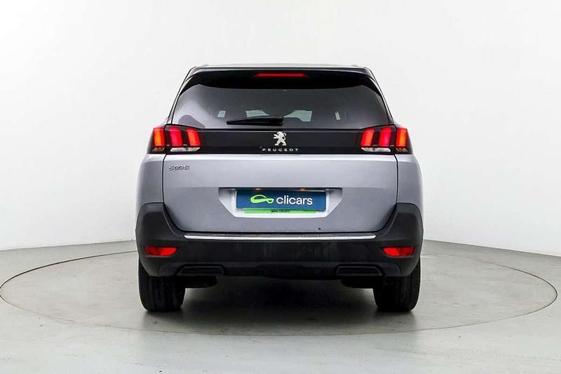 Usado Peugeot 5008 Allure 131 CV (96 kW) 2020 Gris SUV