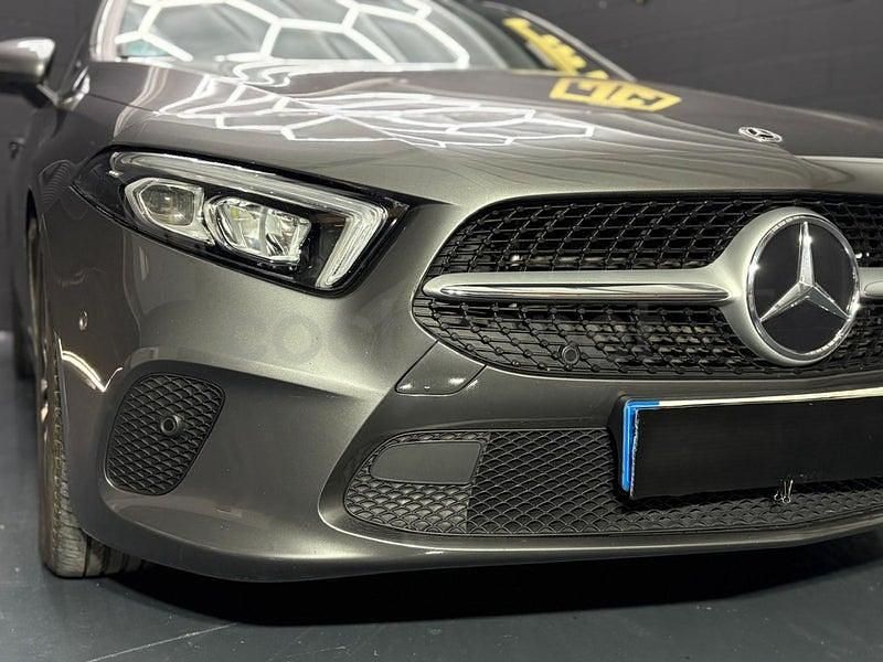 Usado Mercedes A180 116 CV (85 kW) 2022 Gris / plata Berlina