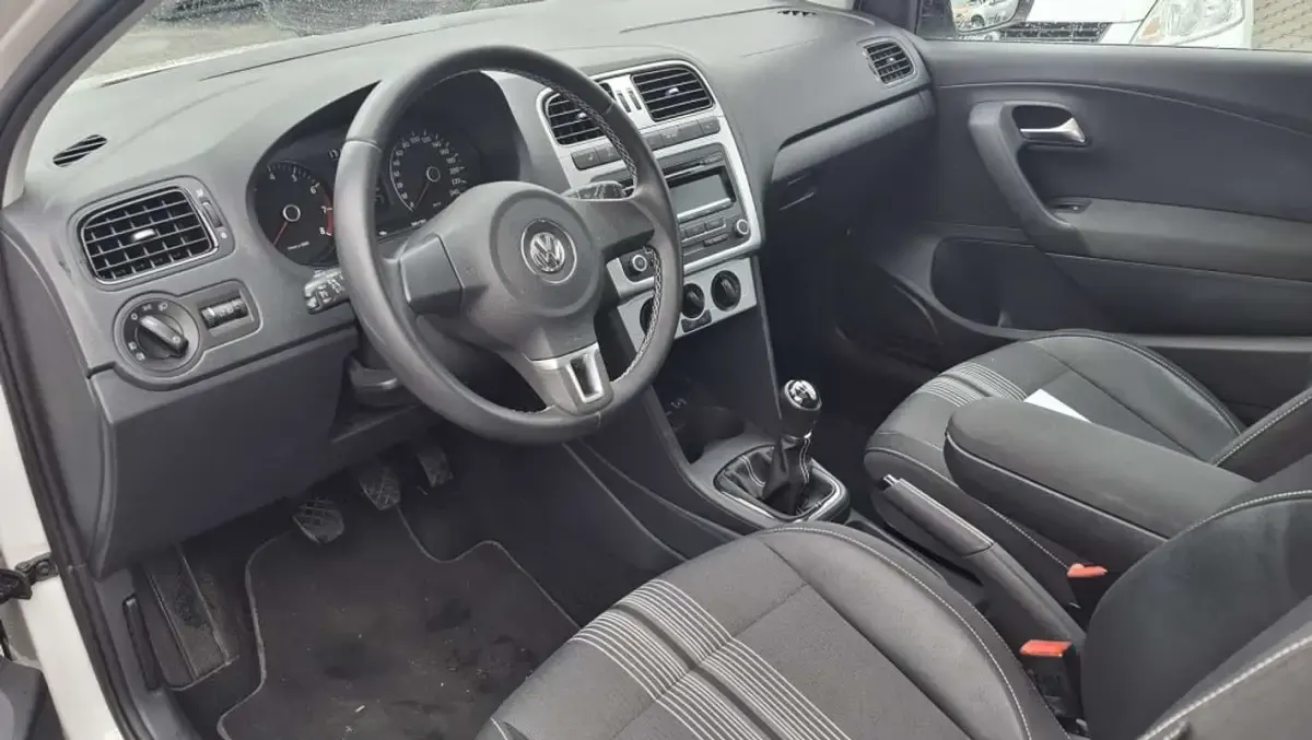 Usado VW Polo 90 CV (66 kW) 2017 Blanco Utilitario