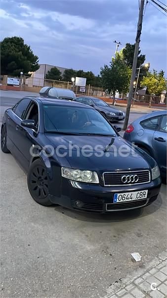Usado Audi A4 163 CV (119 kW) 2002 Negro Berlina
