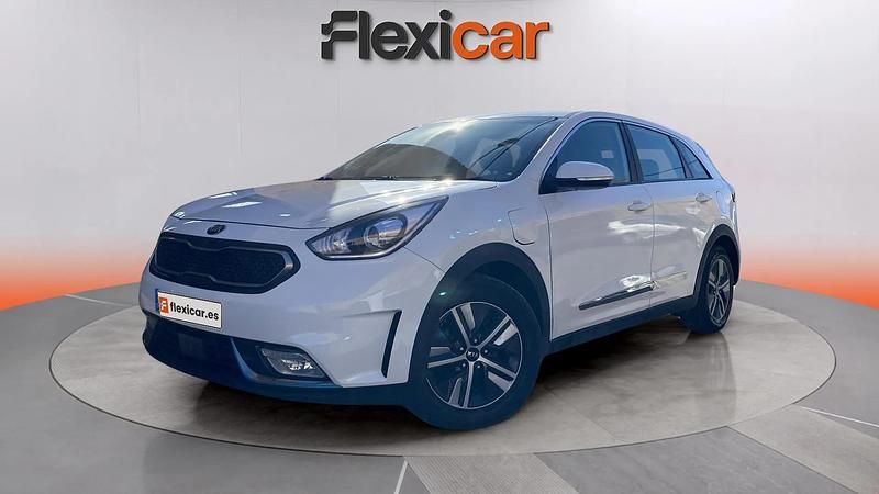 Usado Kia Niro 141 HP (103 kW) 2018 Branco SUV