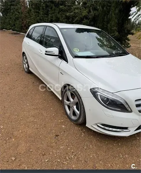 Usado Mercedes B200 136 CV (100 kW) 2012 Blanco Utilitario