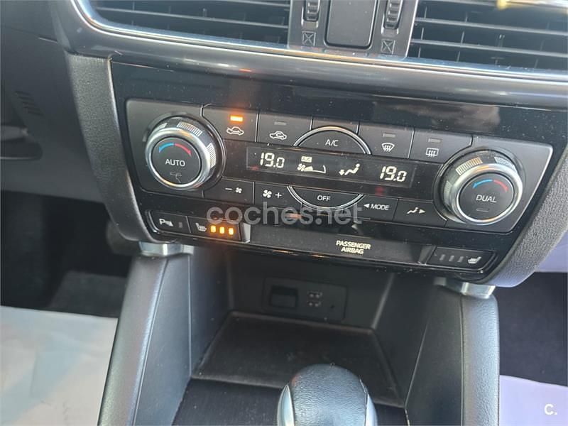 Usado Mazda CX-5 Luxury 150 CV (110 kW) 2016 Gris / plata SUV