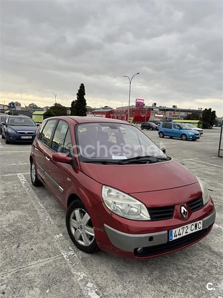 Usado Renault Scénic II Dynamique 120 CV (88 kW) 2004 Granate Monovolumen