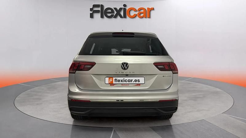 Usado VW Tiguan Life 245 CV (180 kW) 2021 Gris SUV