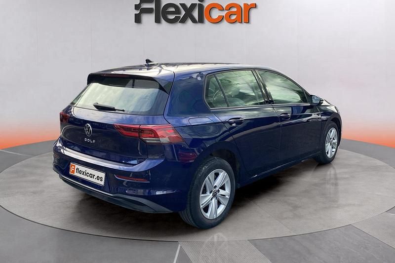 Usado VW Golf VIII Life 115 CV (84 kW) 2021 Azul Berlina
