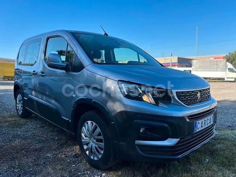 Usado Peugeot Rifter Active 100 CV (73 kW) 2020 Gris / plata Monovolumen