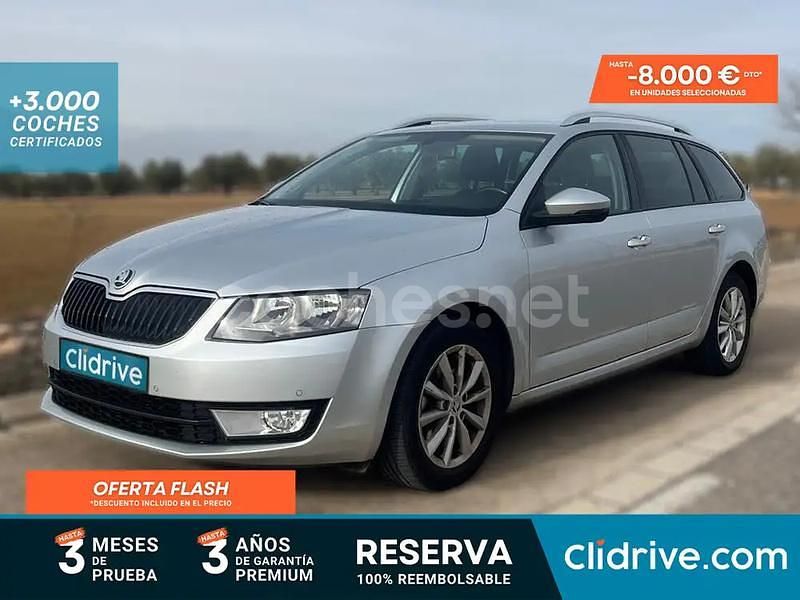 Gris / plata Usado 2015 Skoda Octavia Ambition Familiar | 8790 € (Buen precio) - Imagen 1/3