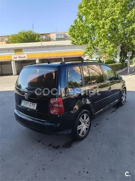 Usado VW Touran 140 CV (102 kW) 2007 Negro Monovolumen