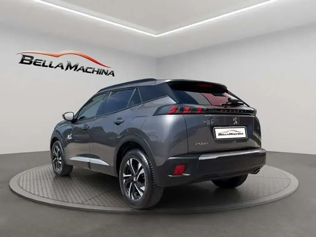 Usado Peugeot 2008 Allure 110 CV (80 kW) 2022 Gris SUV