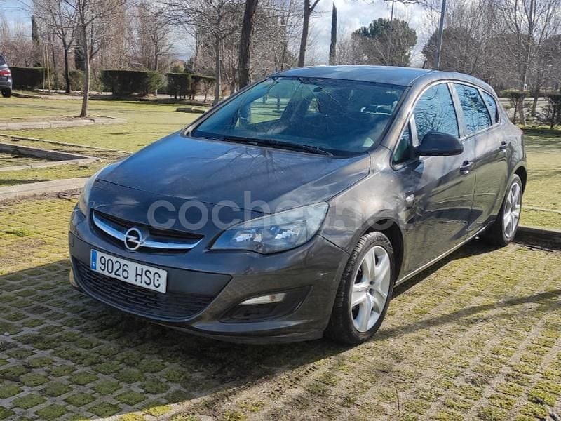 Gris / plata Usado 2013 Opel Astra Selective Berlina | 5500 € (Super precio) - Imagen 1/4