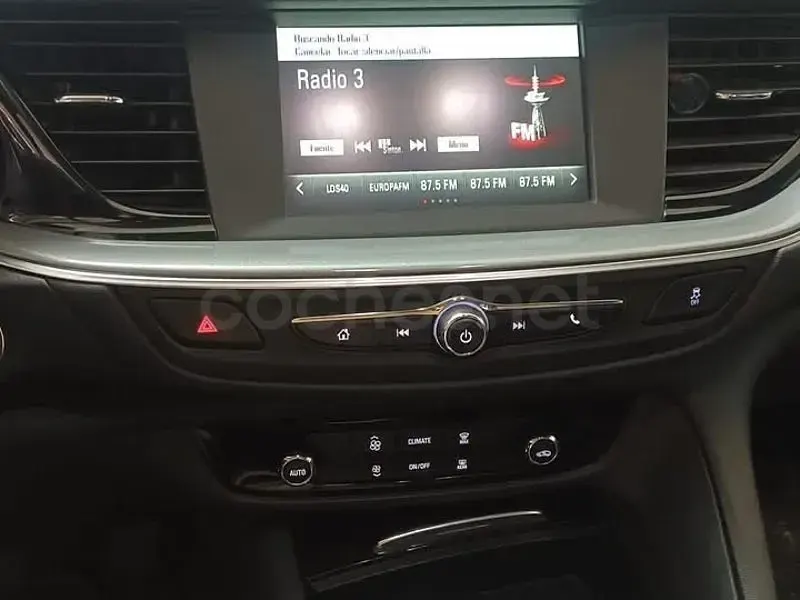 Usado Opel Insignia Business 110 HP (80 kW) 2018 Branco Carrinha