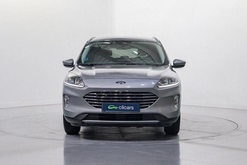 Usado Ford Kuga Titanium 150 CV (110 kW) 2022 Gris / plata SUV