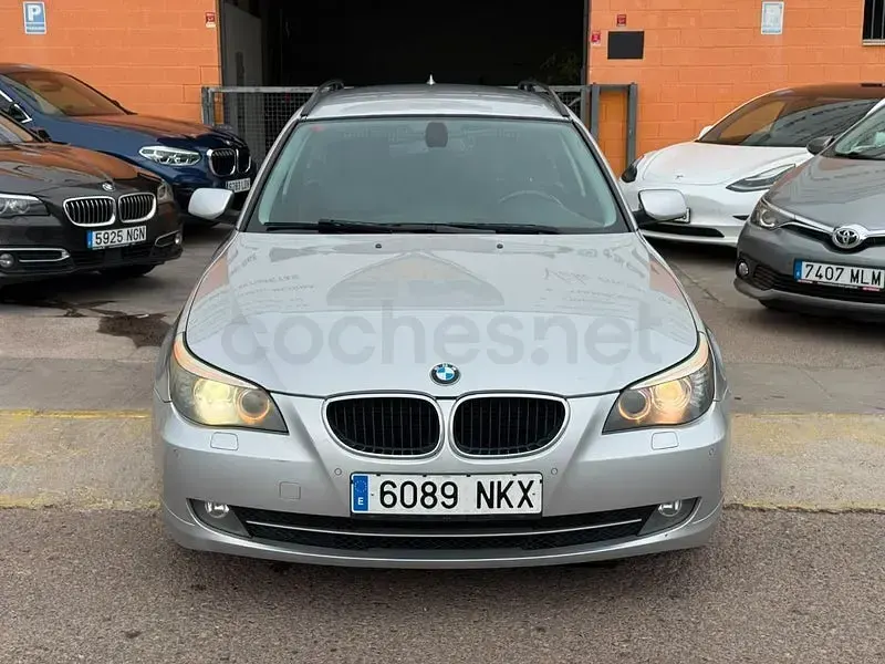 Usado BMW 520 177 CV (130 kW) 2009 Gris / plata Familiar