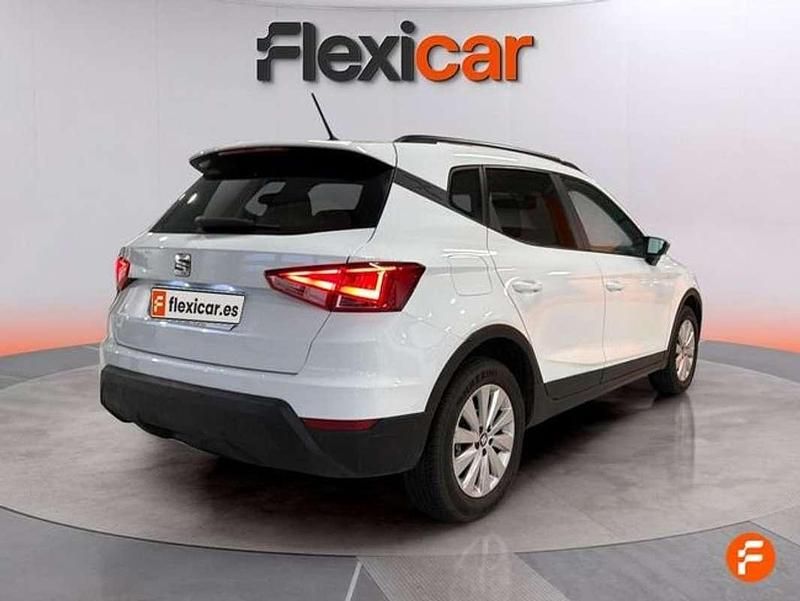 Usado Seat Arona Reference 95 CV (69 kW) 2018 Blanco SUV
