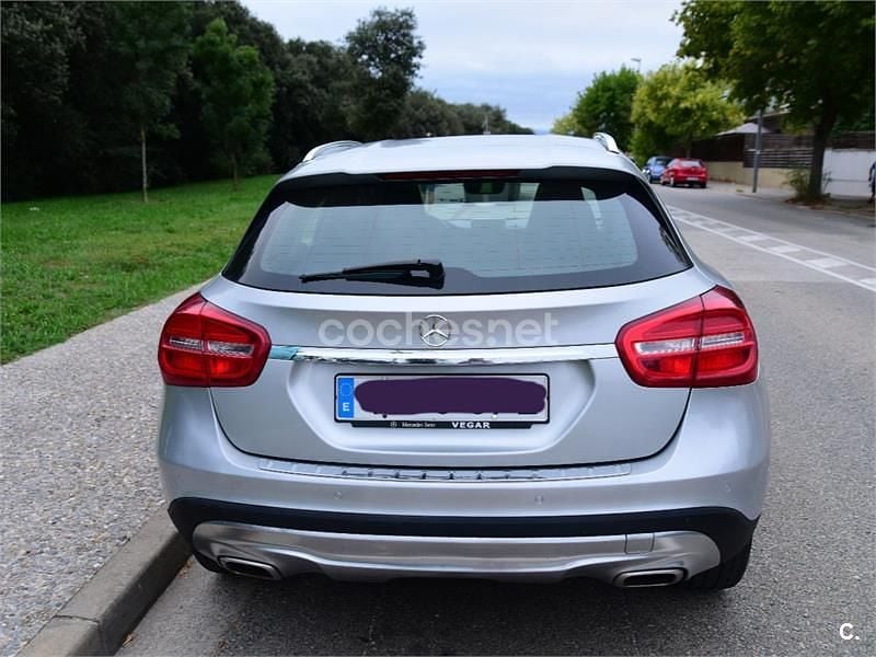 Usado Mercedes GLA200 156 CV (114 kW) 2020 Gris / plata SUV