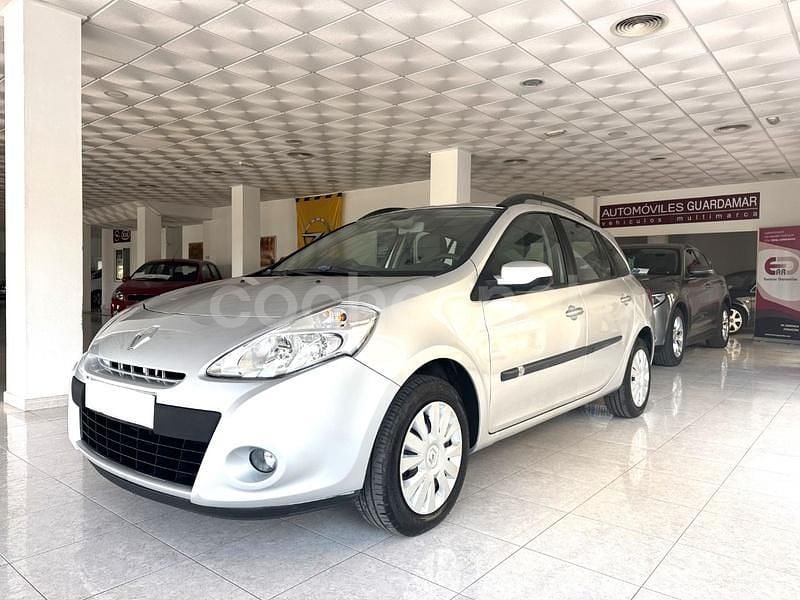 Gris / plata Usado 2009 Renault Clio GrandTour Expression Familiar | 4990 € (Precio justo) - Imagen 1/4