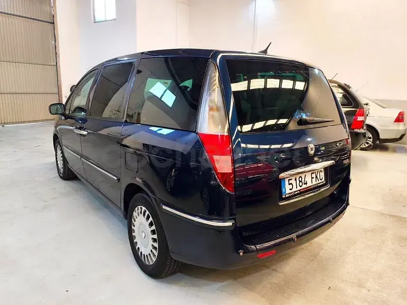 Usado Lancia Phedra 136 CV (100 kW) 2007 Azul Monovolumen