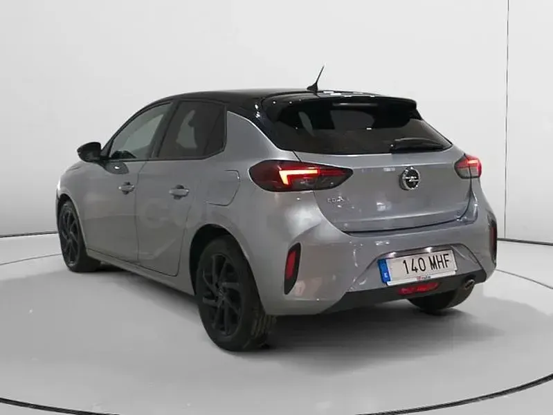 Usado Opel Corsa 100 CV (73 kW) 2023 Gris / plata Utilitario