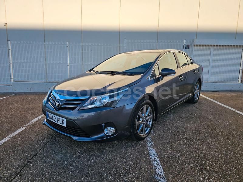 Gris / plata Usado 2012 Toyota Avensis Advance Berlina | 7350 € (Precio justo) - Imagen 1/4
