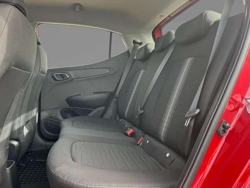 Usado Hyundai i10 GO! 84 CV (61 kW) 2022 Rojo Utilitario