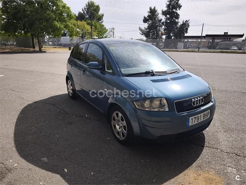 Azul Usado 2001 Audi A2 Utilitario | 3300 € - Imagen 1/4