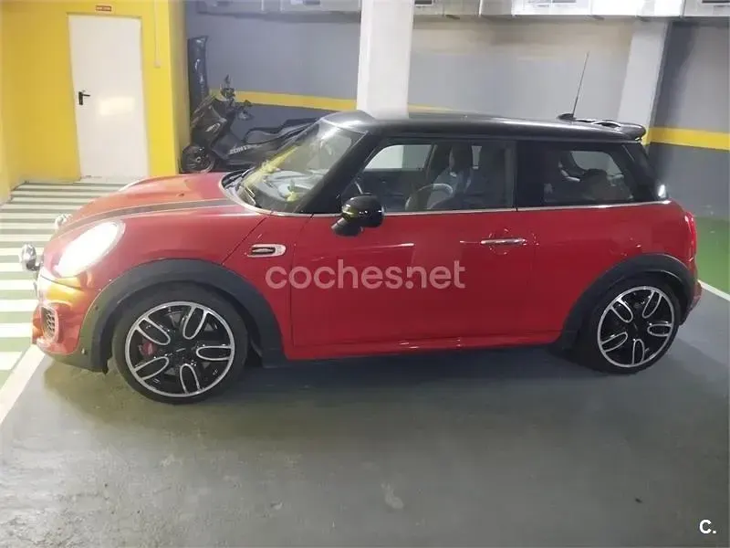 Usado Mini John Cooper Works 231 CV (169 kW) 2015 Rojo Utilitario