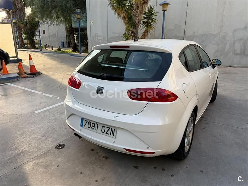Usado Seat Leon Style 125 CV (91 kW) 2010 Blanco Utilitario