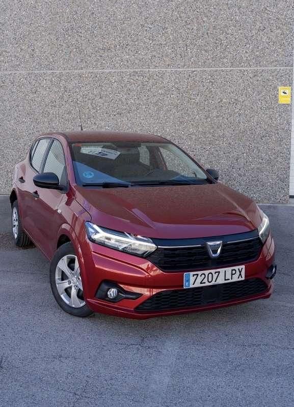 Burdeos Usado 2021 Dacia Sandero Essentiel Utilitario | 10.490 € (Buen precio) - Imagen 1/4