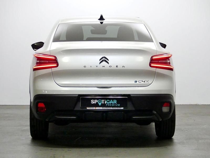 Usado Citroën e-C4 Shine 114 kW (156 CV) 2023 Blanco Berlina