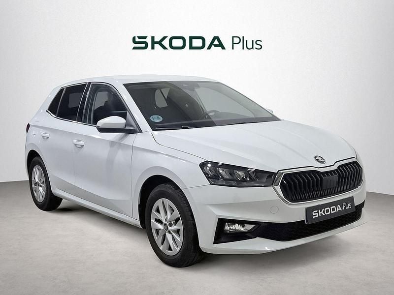 Usado Skoda Fabia Selection 80 CV (58 kW) 2024 Blanco Utilitario