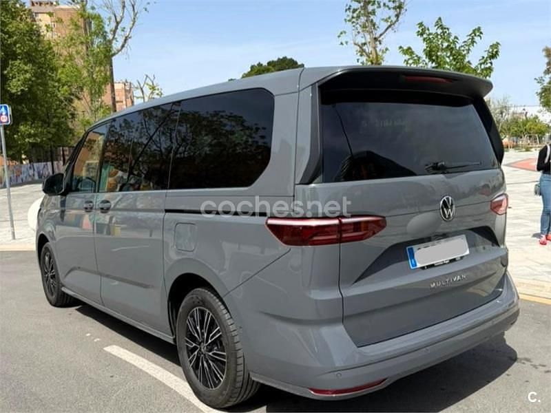 Nuevo VW Multivan Life 150 CV (110 kW) 2025 Gris / plata Monovolumen