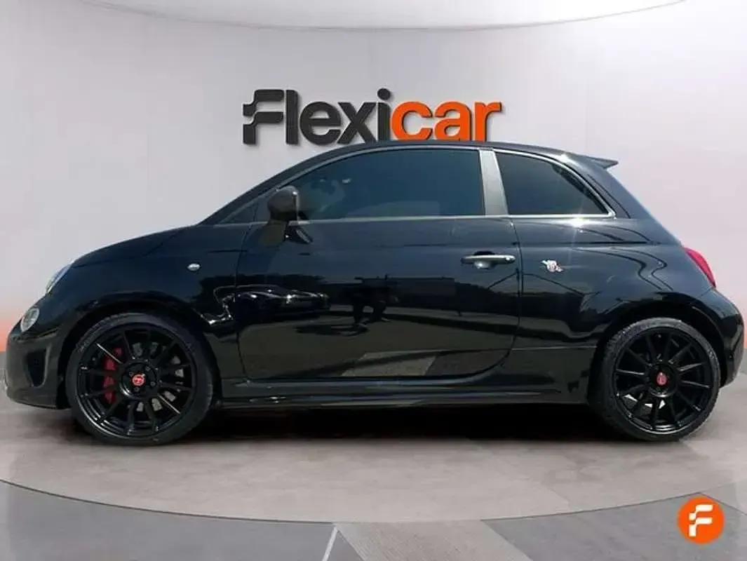 Usado Abarth 695 180 CV (132 kW) 2024 Negro Utilitario