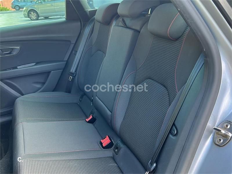 Usado Seat Leon FR 150 CV (110 kW) 2019 Gris / plata Familiar