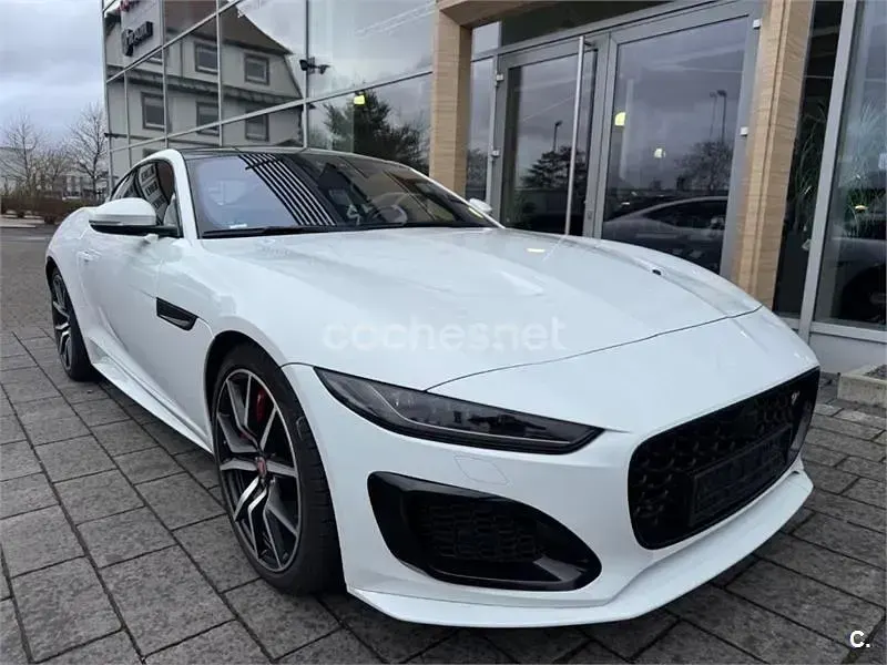 Usado Jaguar F-Type R 575 CV (422 kW) 2020 Blanco Coupe