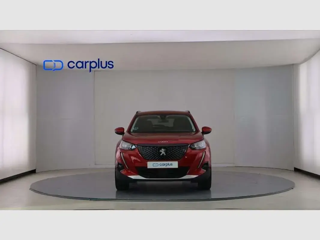 Usado Peugeot 2008 Allure 110 CV (80 kW) 2021 Rojo SUV