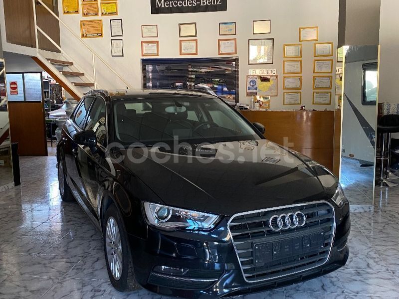 Negro Usado 2014 Audi A3 Sportback Ambition Utilitario | 13.500 € (Un poco caro) - Imagen 1/4