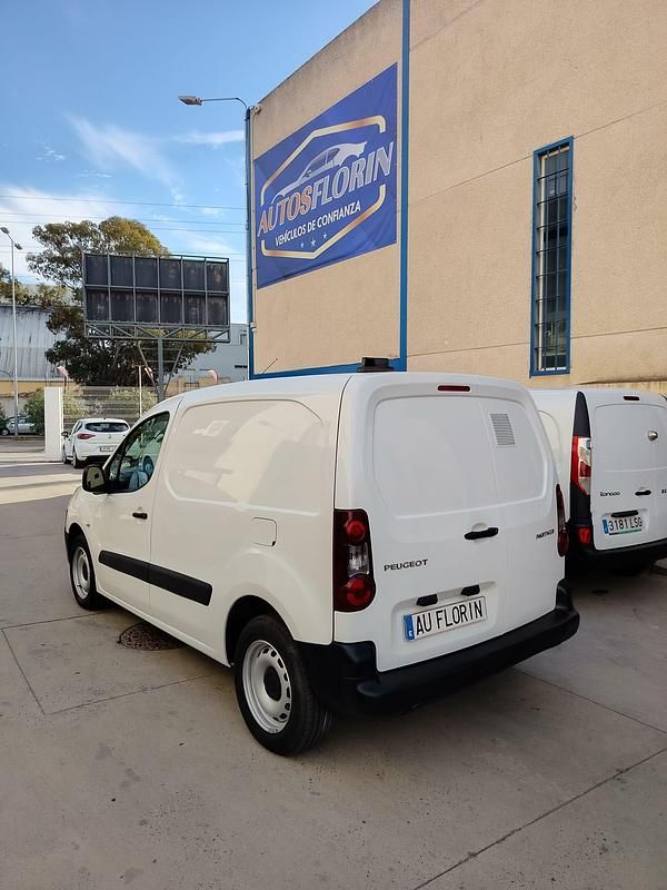 Usado Peugeot Partner 75 CV (55 kW) 2018 Blanco Monovolumen
