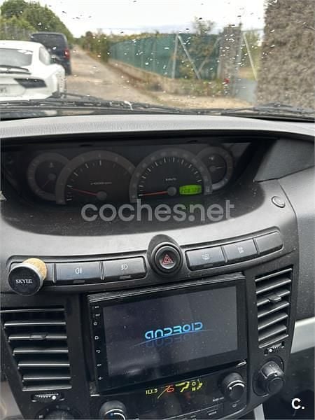 Usado Ssangyong (KGM) Rodius Limited 165 CV (121 kW) 2010 Gris / plata Monovolumen