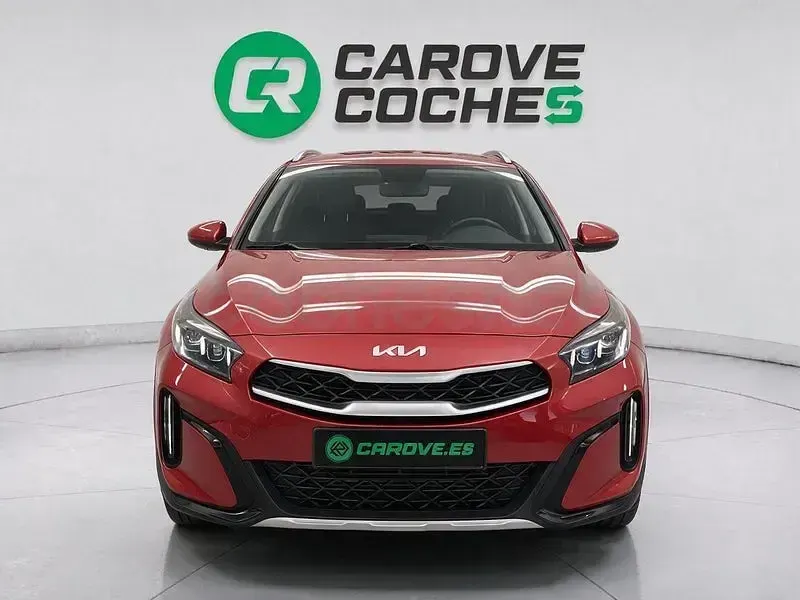 Usado Kia XCeed 120 CV (88 kW) 2023 Granate SUV