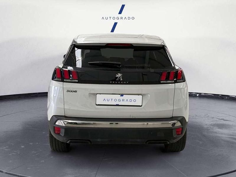 Usado Peugeot 3008 Allure 130 CV (95 kW) 2019 Blanco SUV